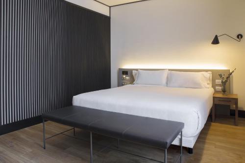 Double or Twin Room (1-2 Adults) image 7