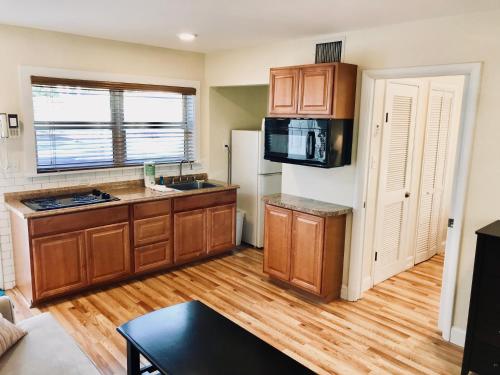 Harborside Motel & Marina – Key West, FL