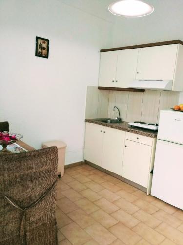 Kitchen, Orion Apartments near Kalesma