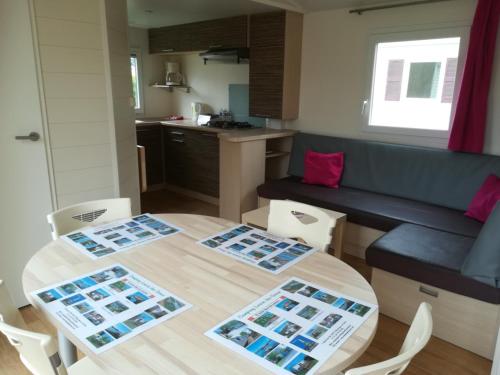 Camping Loisirs Des Groux in Роллебуаз