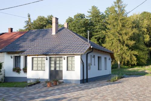  Morzsi Apartman, Pension in Szilvásvárad bei Ómassa