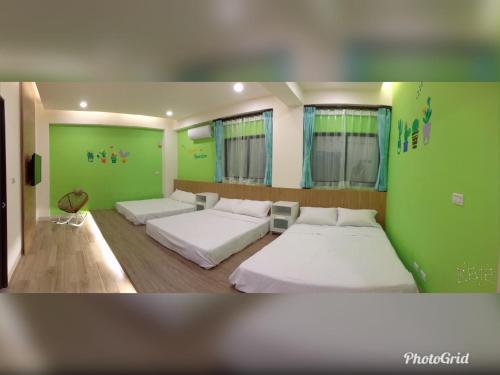 Happy Wind Homestay Stop at Happy Wind Homestay to discover the wonders of Penghu. The property offers a wide range of amenities and perks to ensure you have a great time. Service-minded staff will welcome and guide you 