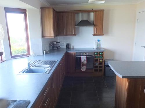 Cocina, Trefoil Holiday Home in Renfrew