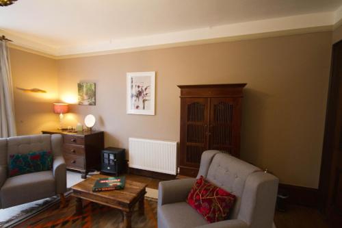 Costislost House - image 9