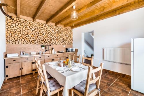 Green Resort Bran - image 5