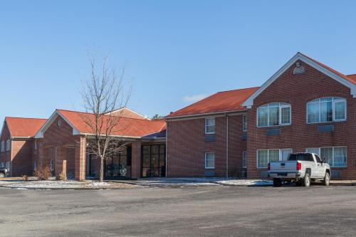 Days Inn & Suites by Wyndham Lancaster Amish Country