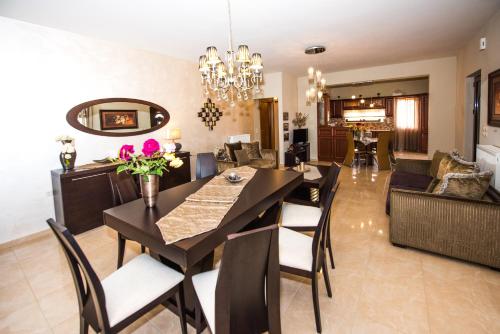  Agatho's Residence in Mouladhianá