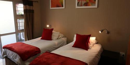 Klein Windhoek Guesthouse - image 2