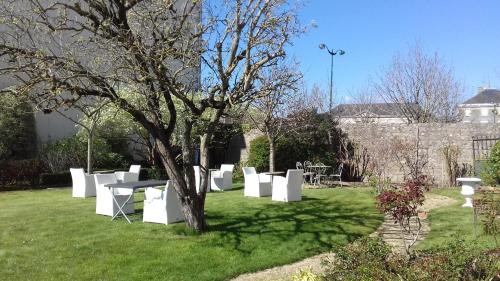 Logis Hotel L'europe in ปงติวี