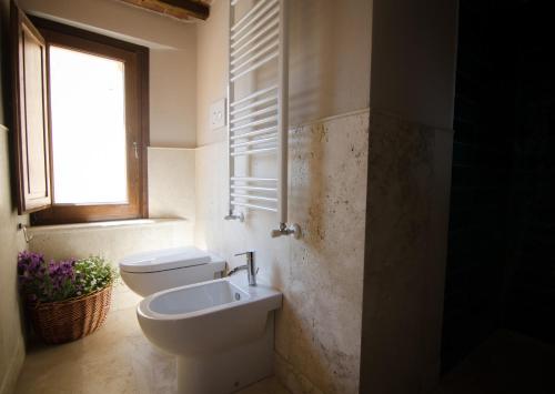 Dimora Dell'Erbe Rooms - image 11
