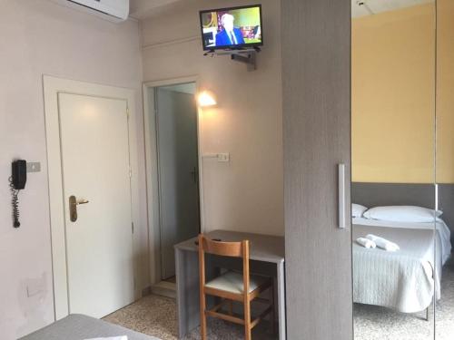 Hotel Britta - Photo 2