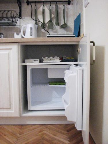 Bohemian Dawn Apartment - image 3