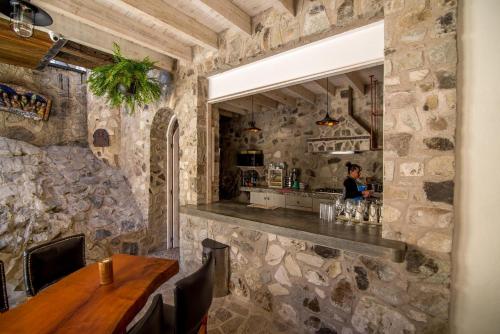 136757547 Hotel de Piedra