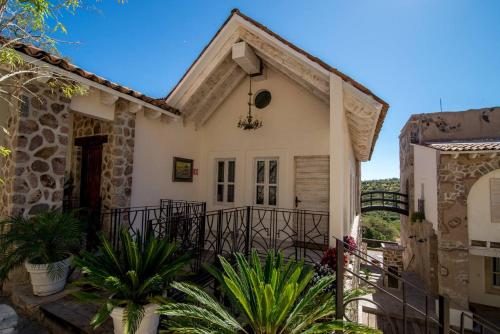 136757564 Hotel de Piedra