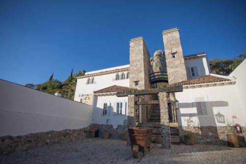 136757591 Hotel de Piedra