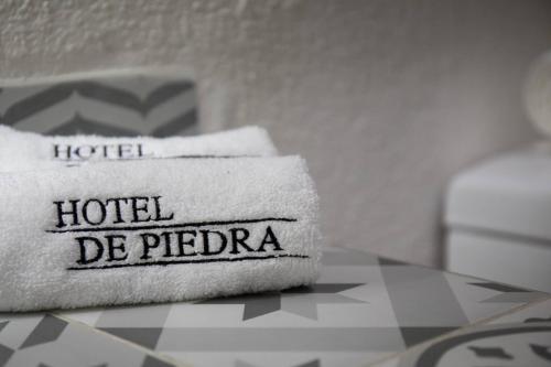 136757631 Hotel de Piedra