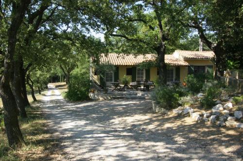 Chambres d'hôtes de la gardy - Chambre d'hôtes - Eyragues