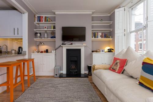 1 Bedroom Apartment Near Denmark Hill Sleeps 4, Camberwell, London