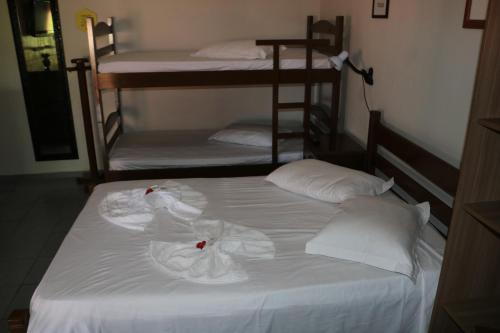 1 double bed, 2 bunk beds