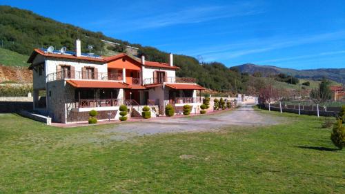  Villa Ariadni, Pension in Kalavryta bei Livartzi