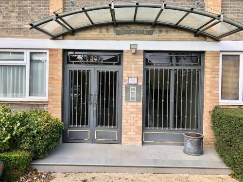 Central apartment 5 mins Putney tube station