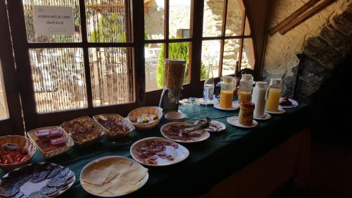Hostal Els Roures - image 10