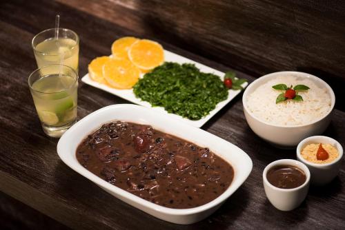 อาหารและเครื่องดื่ม, Snob Motel (Adult Only) in กอนตาเจง