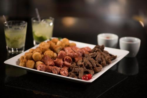 อาหารและเครื่องดื่ม, Snob Motel (Adult Only) in กอนตาเจง