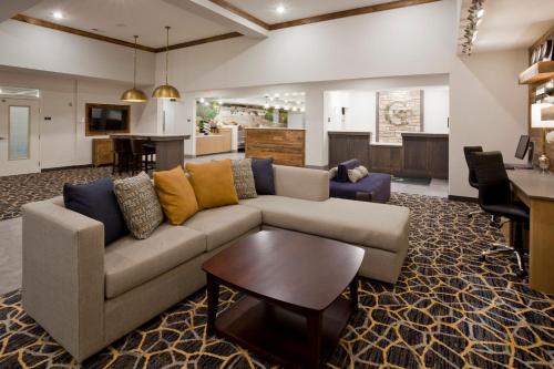 GrandStay Hotel & Suites - 로비
