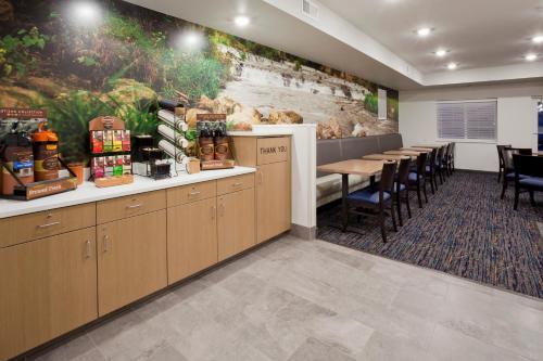 GrandStay Hotel & Suites - 식음료(F&B)
