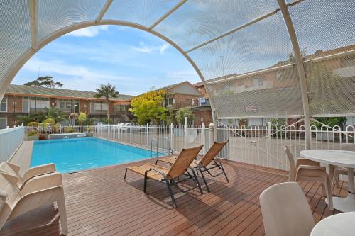 Swimming pool, Ultimate Apartments Bondi Beach in Bondi