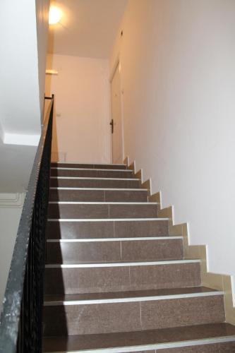 Calm Apartment - image 8