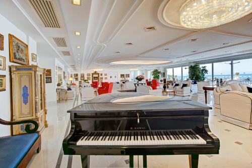 Grand Hotel Riviera - image 14