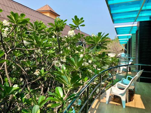 room detail thumbnail 1