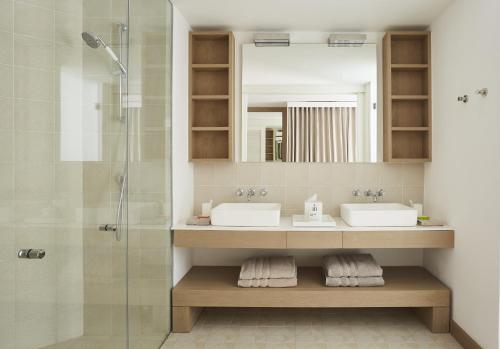 136873685 LUX* Grand Gaube Resort & Villas