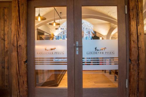 大堂, 金犁鄉村酒店 (Landgasthof Goldener Pflug) in 弗拉斯多夫