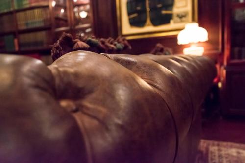 136891766 Border Hotel