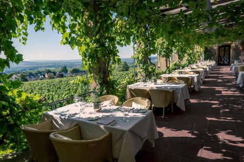 Relais & Châteaux Hotel Burg Schwarzenstein - image 12