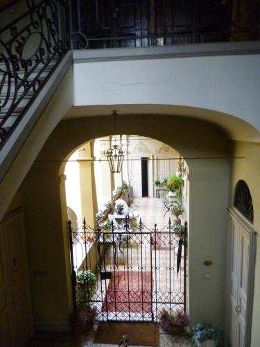 Luisa in Palazzo Bianchi - image 7
