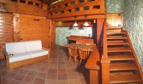 2 bedrooms, 4 beds