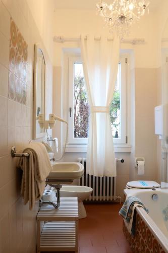 Hotel Du Parc - image 12