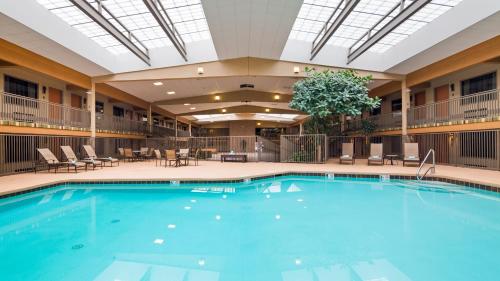 Best Western Plus Raton Hotel