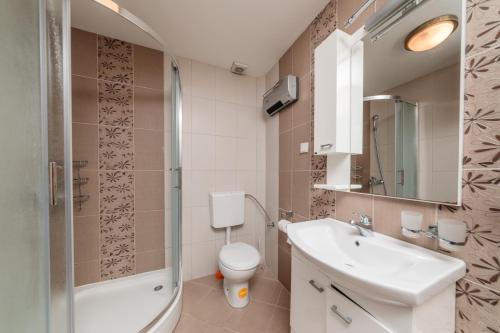 Apartments Miramar - image 5