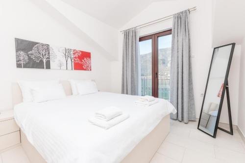 Apartments Miramar - image 13