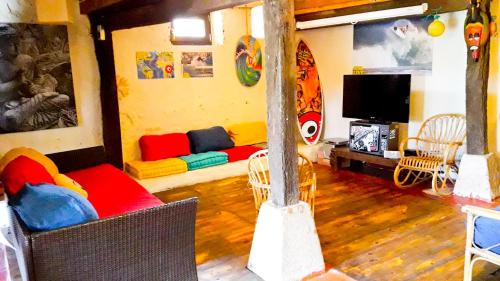 SURFtoLIVE House - Accommodation - Somo