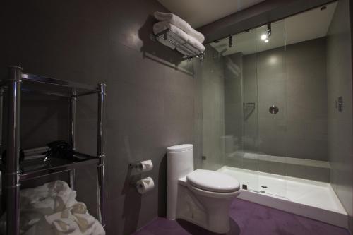 Deluxe King Room - Aranza image 9
