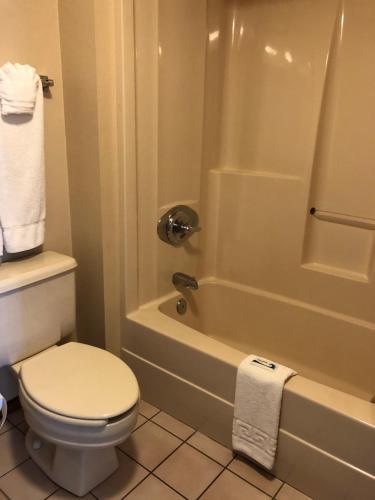 Riverwood Inn - image 14