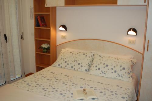 Double or Twin Room image 4