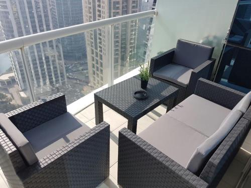 Express Holiday Homes - One Bedroom Apartment Near Metro Station (JLT)