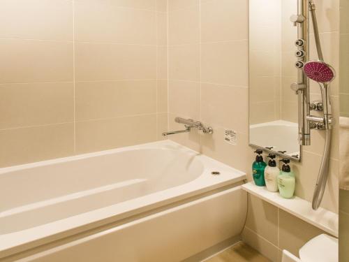 Shower, HOTEL MUSSE GINZA MEITETSU in Tokyo